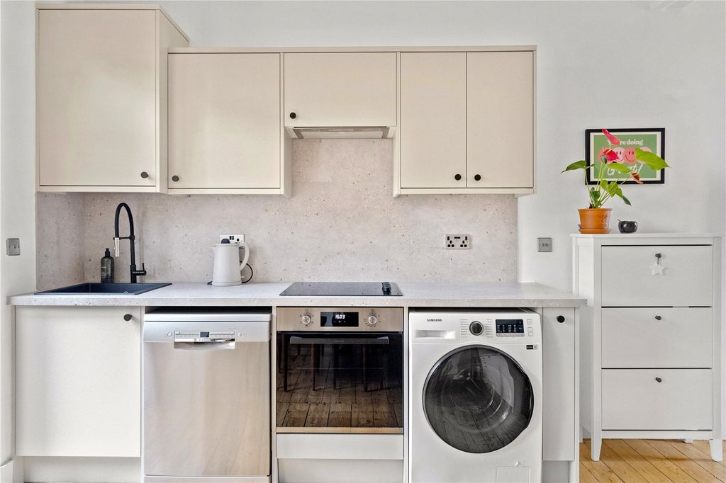 Property photo 3 of 18 Picture No. 05