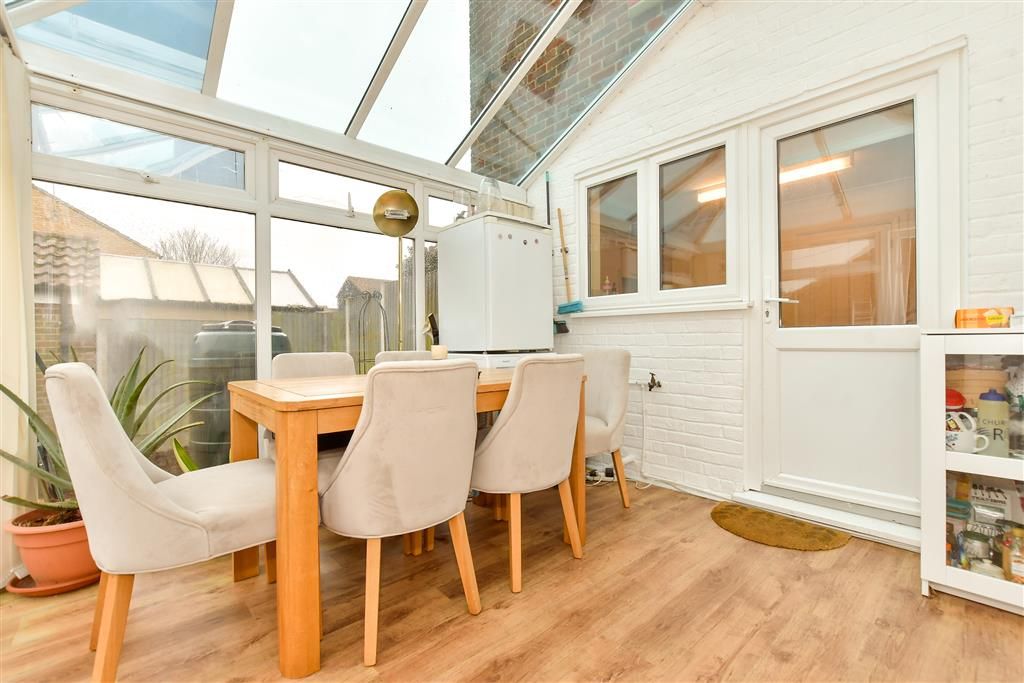 Property photo 3 of 11 Conservatory