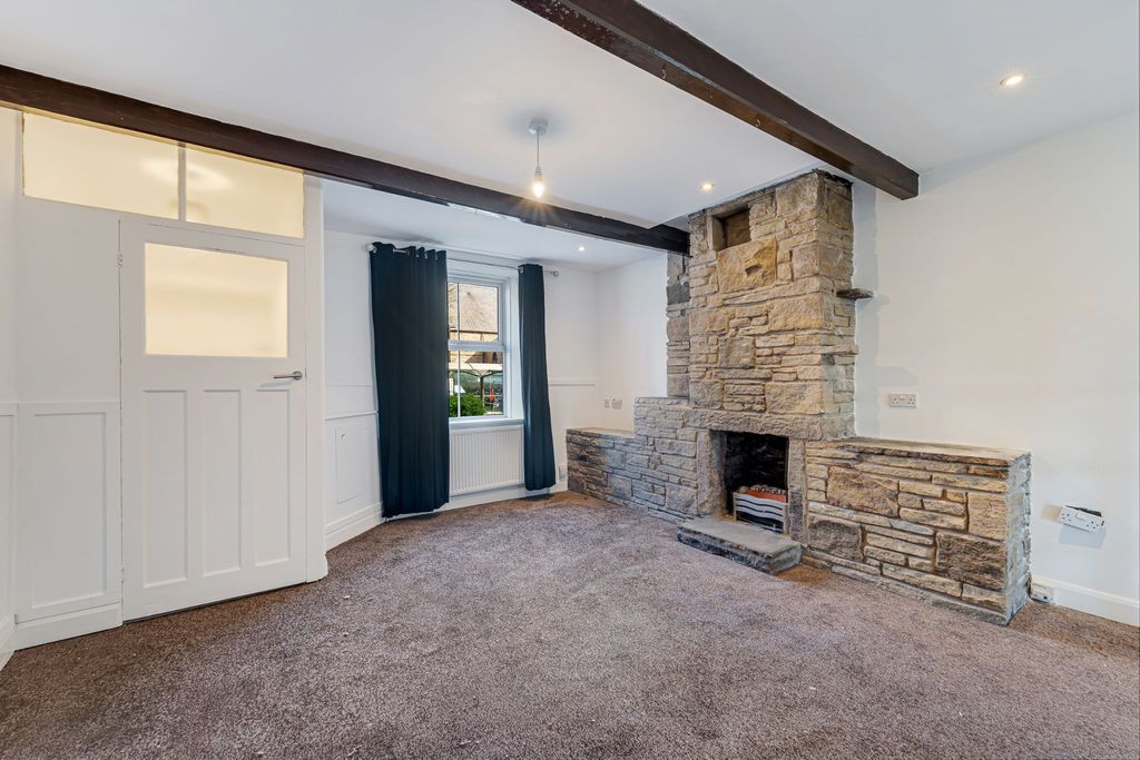 Property photo 2 of 24 Photograph 3