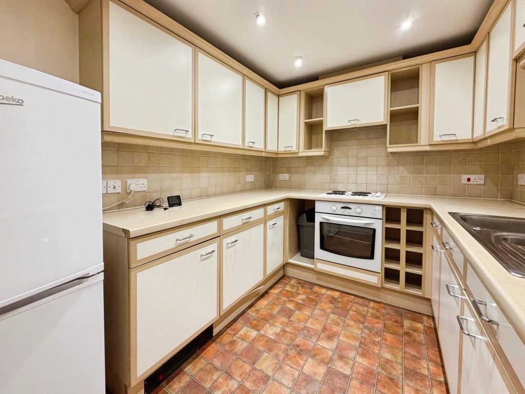 Property photo 2 of 20 Kitchen