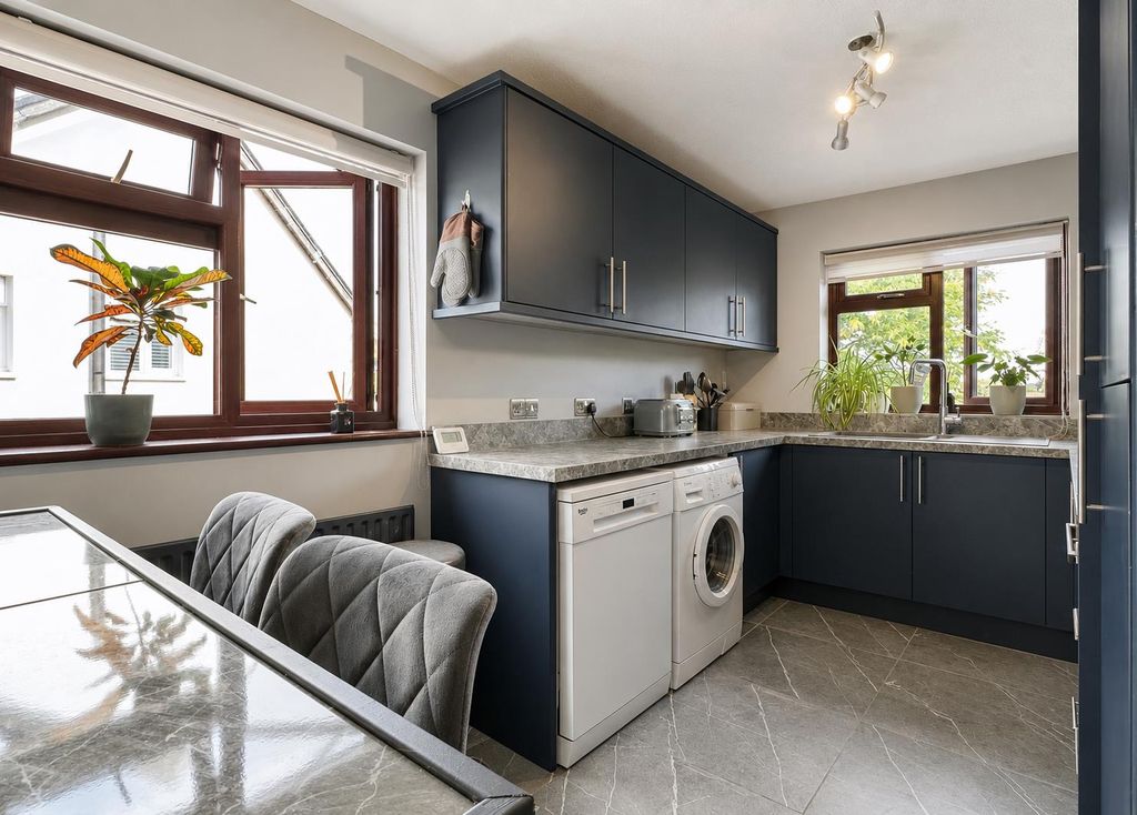 Property photo 3 of 6 4F9826F9-Bfd5-41Fc-Bf6E-07472Ae8C8D2.Png