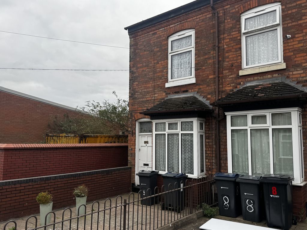 Property photo 2 of 16 Entrance