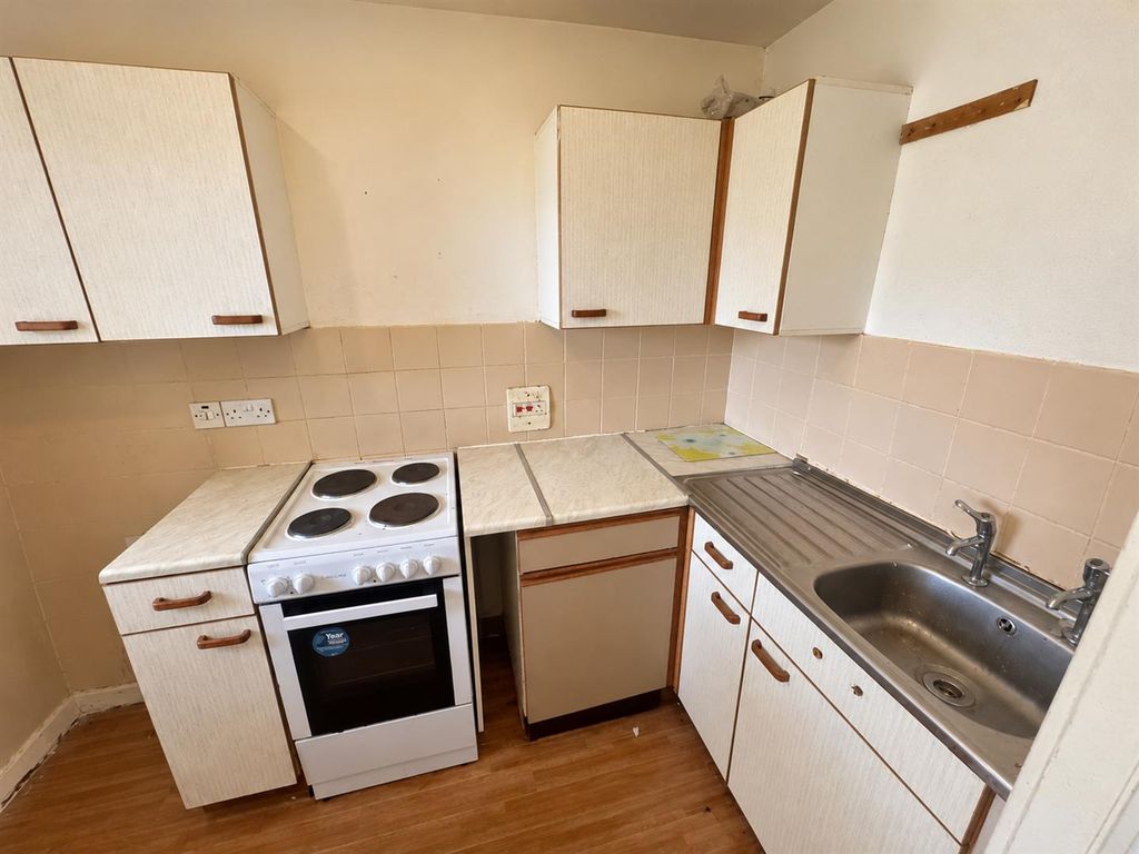 Property photo 3 of 4 Kitchen