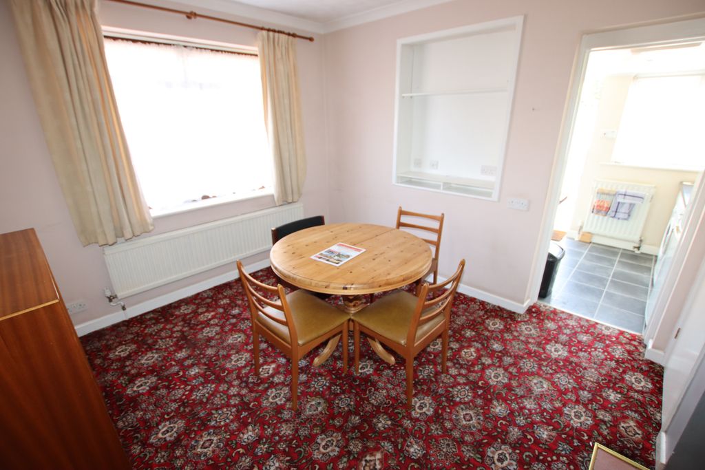Property photo 3 of 14 London Road 11 - Dining Room 1