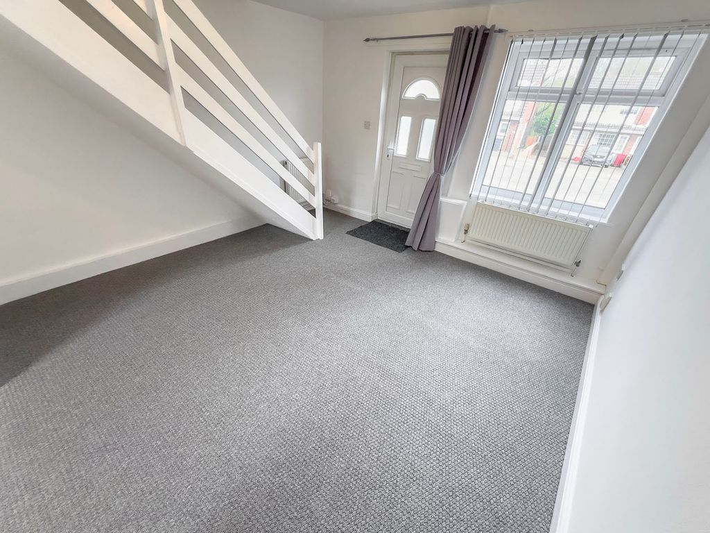 Property photo 2 of 8 Lounge