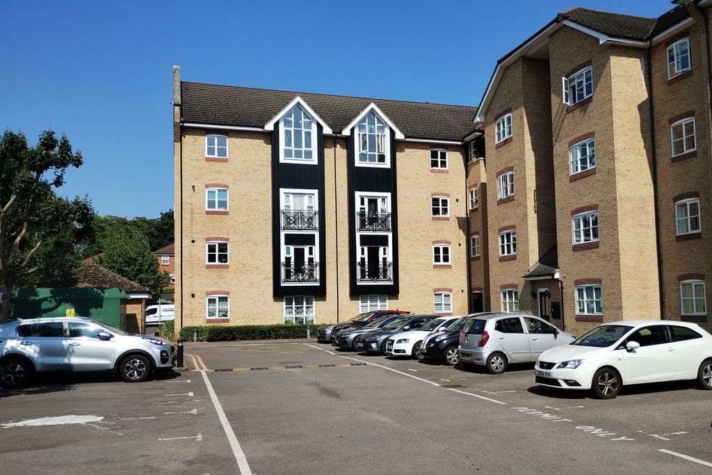 Property photo 2 of 22