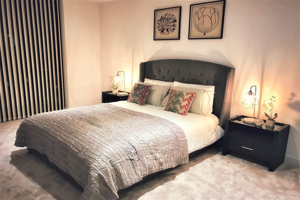 Property photo 3 of 12 (Main)