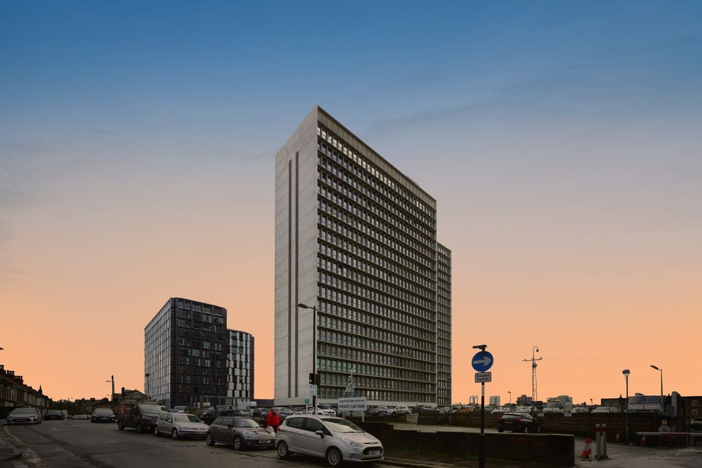 Property photo 1 of 20 Pbox-Img.Jpg