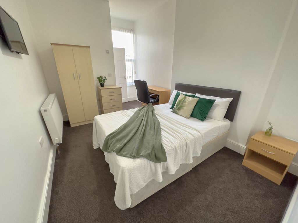 Property photo 2 of 14 1