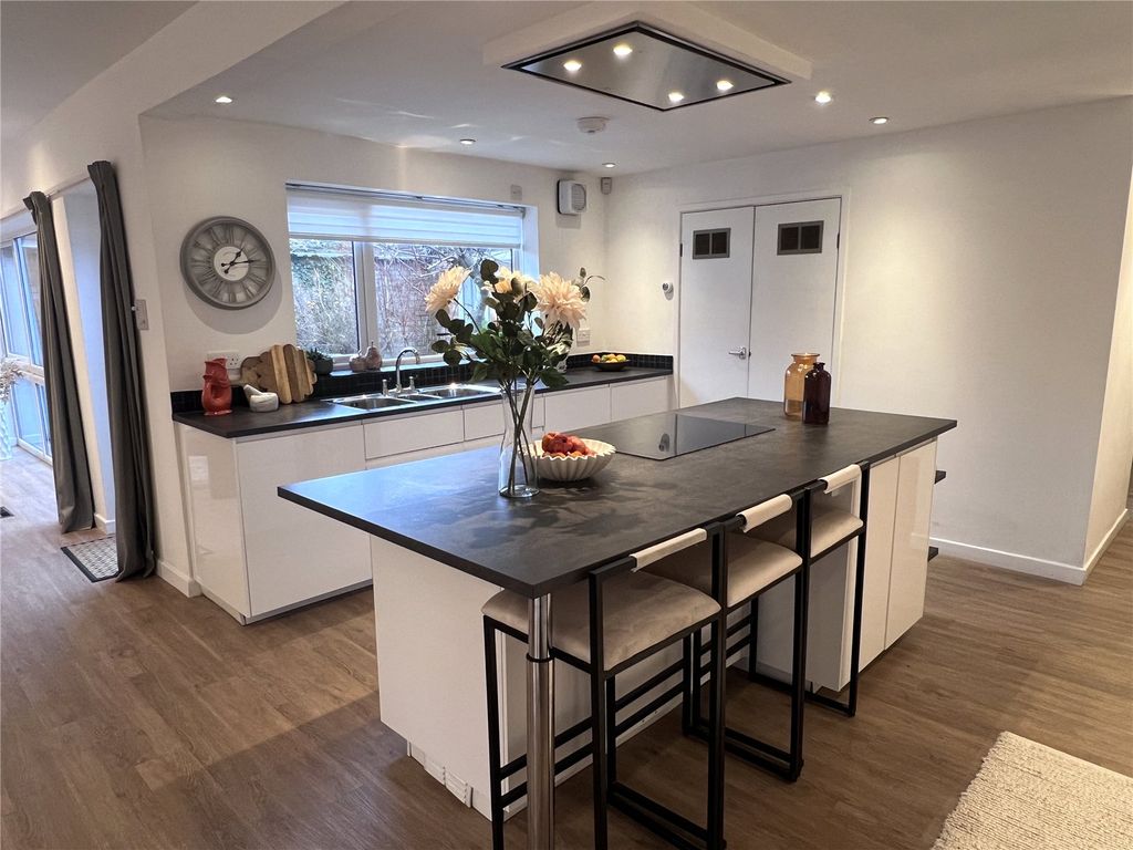 Property photo 3 of 23 Picture No. 34