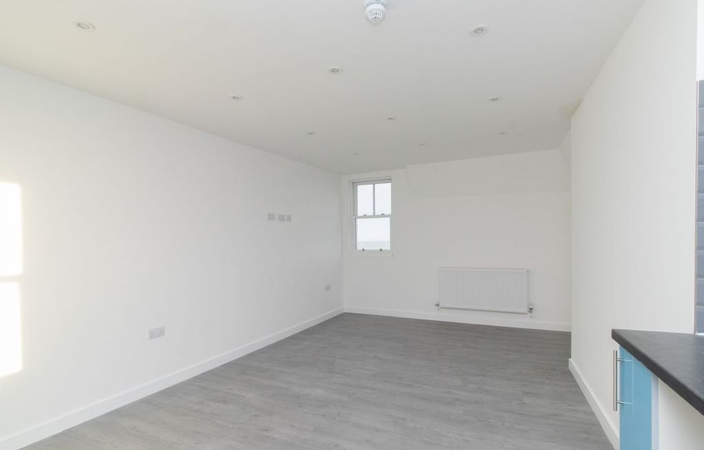 Property photo 3 of 11 Picture No. 04