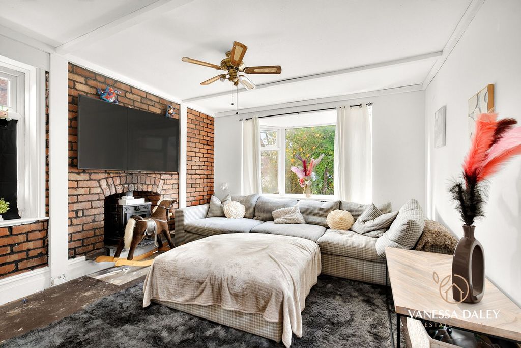 Property photo 3 of 25