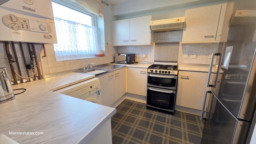 Property photo 2 of 16 Kitchen