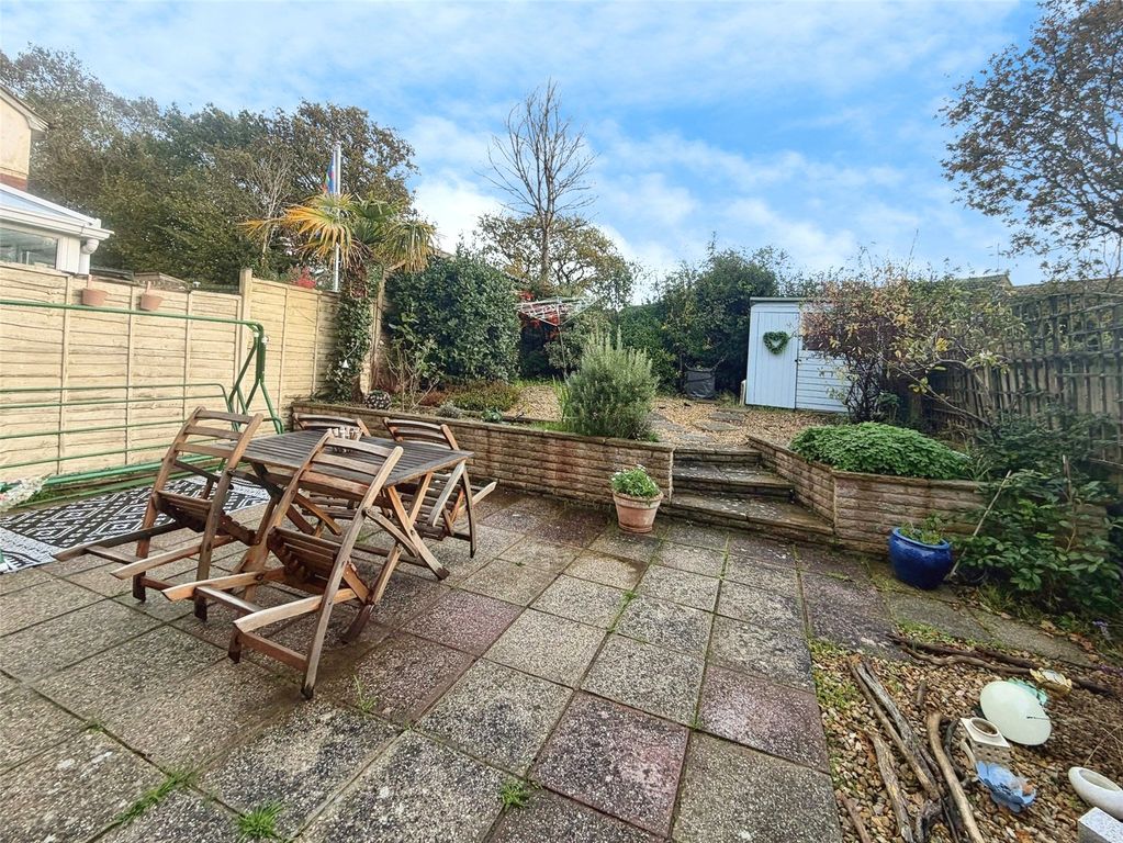 Property photo 3 of 12 Garden