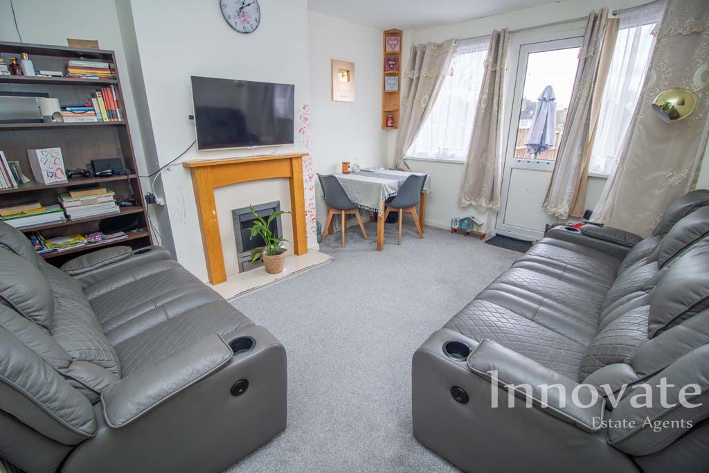 Property photo 2 of 10 Photo 3