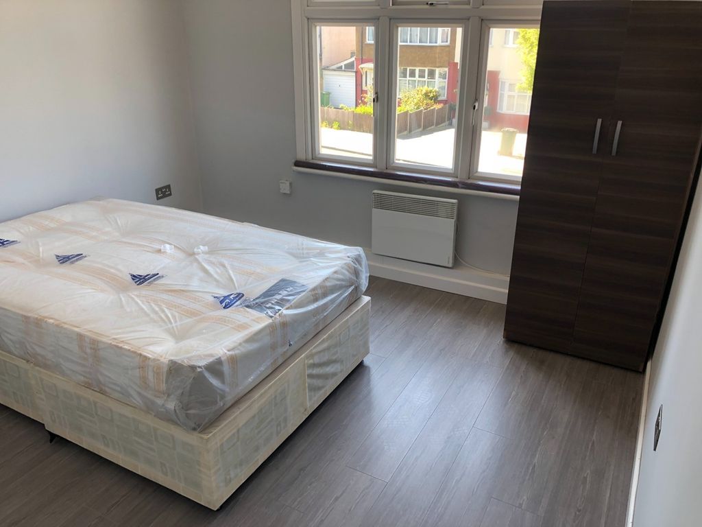 Property photo 1 of 4 Room