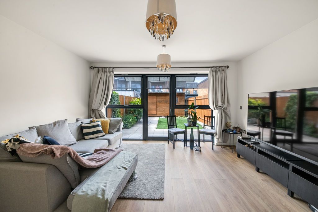 Property photo 3 of 16 Photo 2