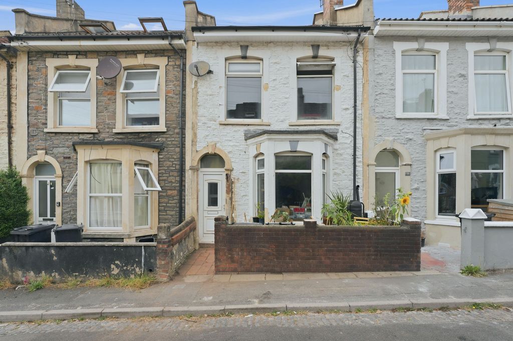 Property photo 2 of 23