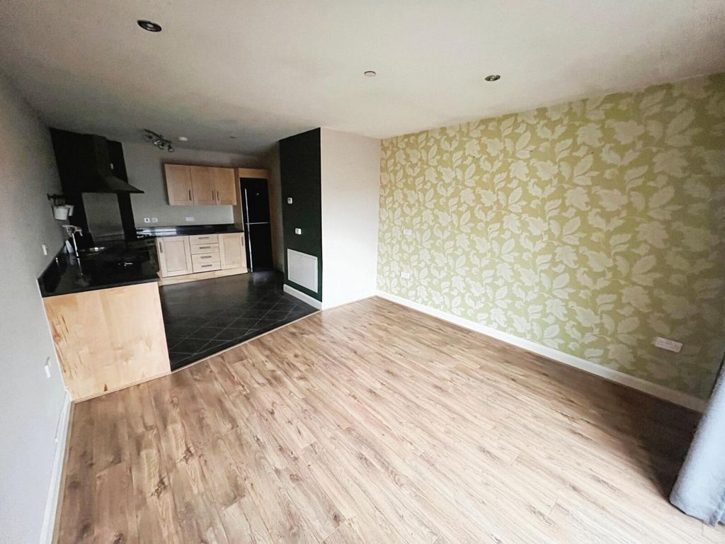 Property photo 2 of 8 Lounge/Kitchen