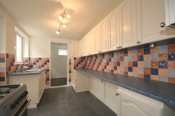 Property photo 2 of 10 Kitchen