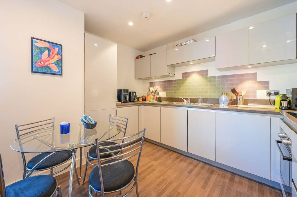 Property photo 3 of 7