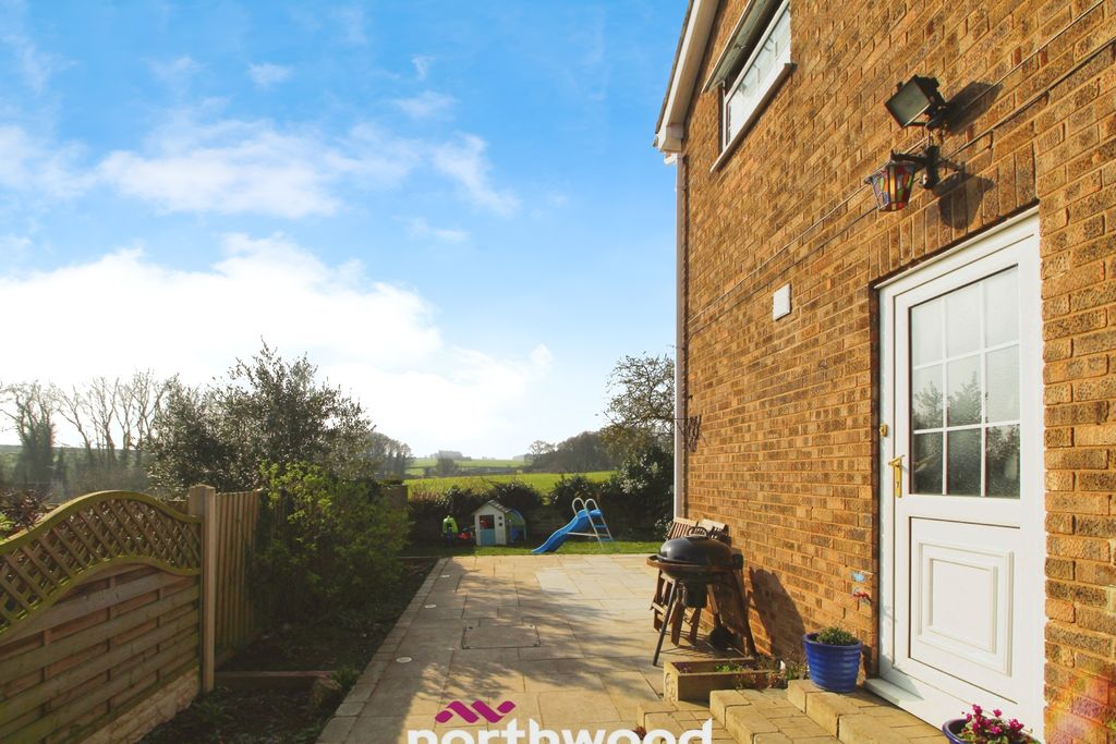 Property photo 2 of 25