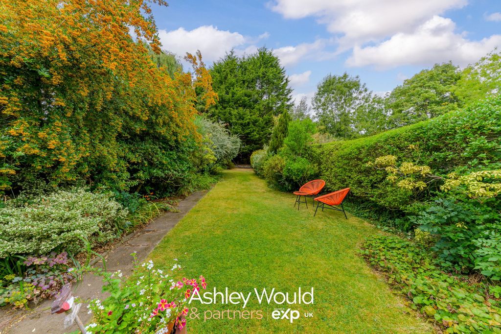 Property photo 2 of 22