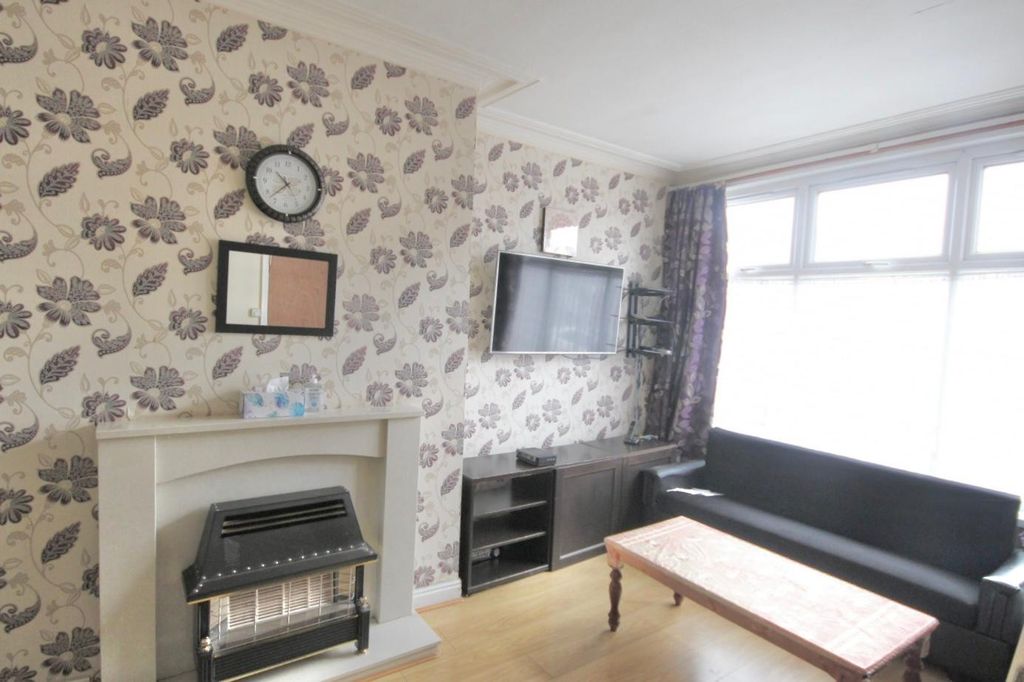 Property photo 2 of 5