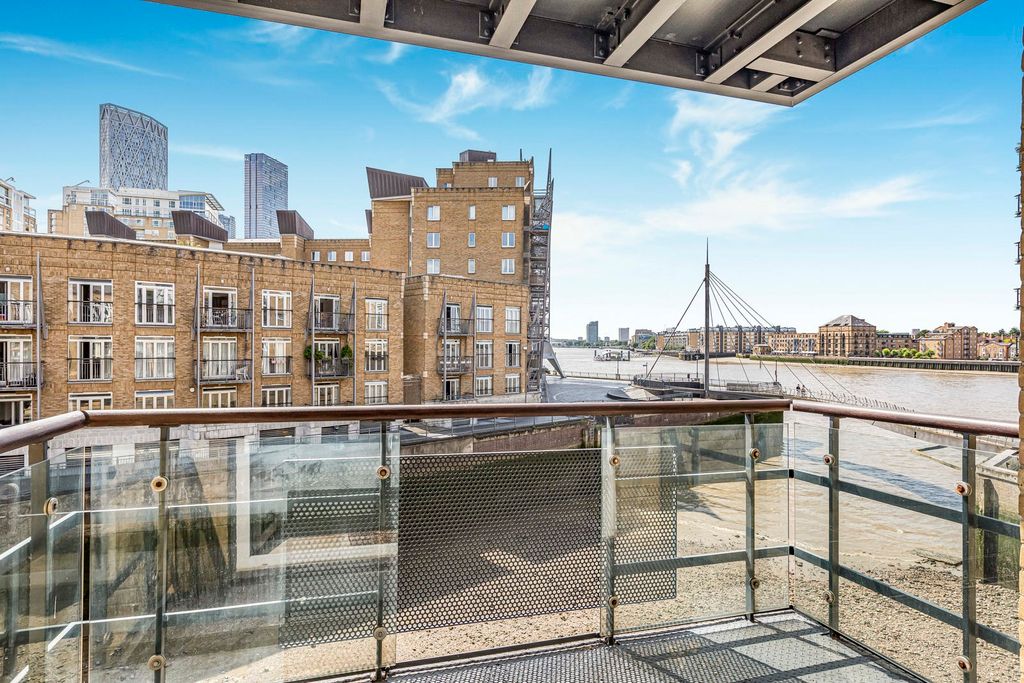 Property photo 1 of 23 Balcony