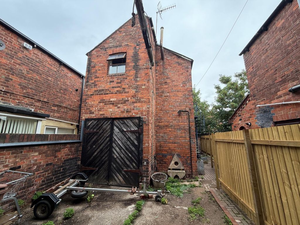 Property photo 2 of 17