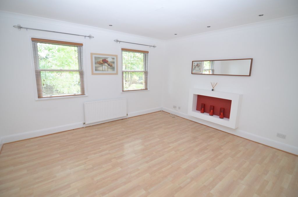 Property photo 2 of 10 Photo 02