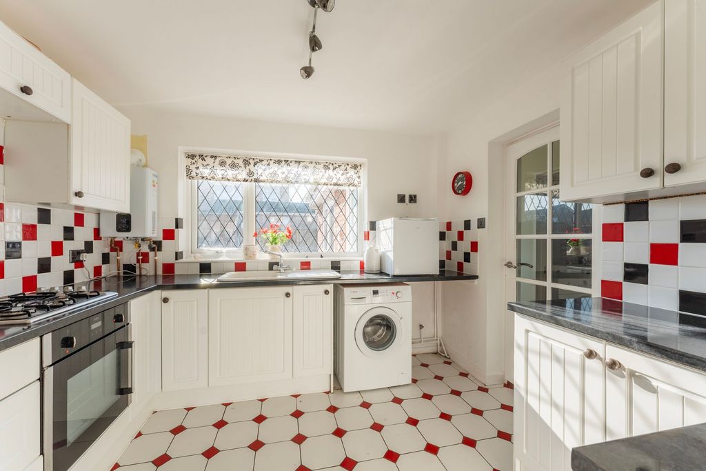 Property photo 2 of 19