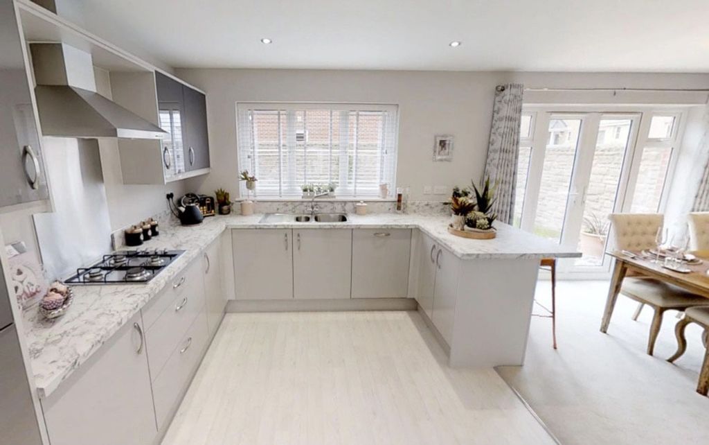 Property photo 3 of 10 Kitchen/Diner