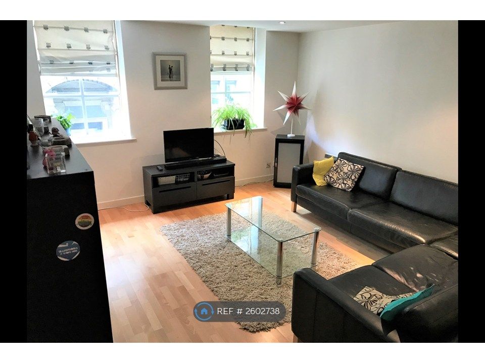 Property photo 1 of 8 Lounge
