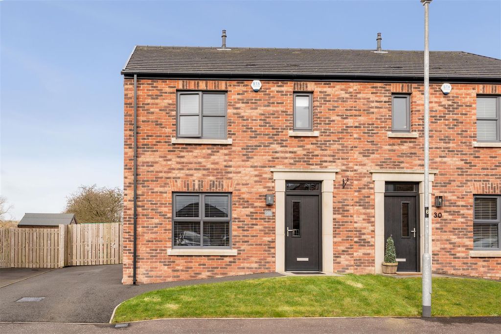 Property photo 1 of 38 28 Upper Gateside-1.Jpg