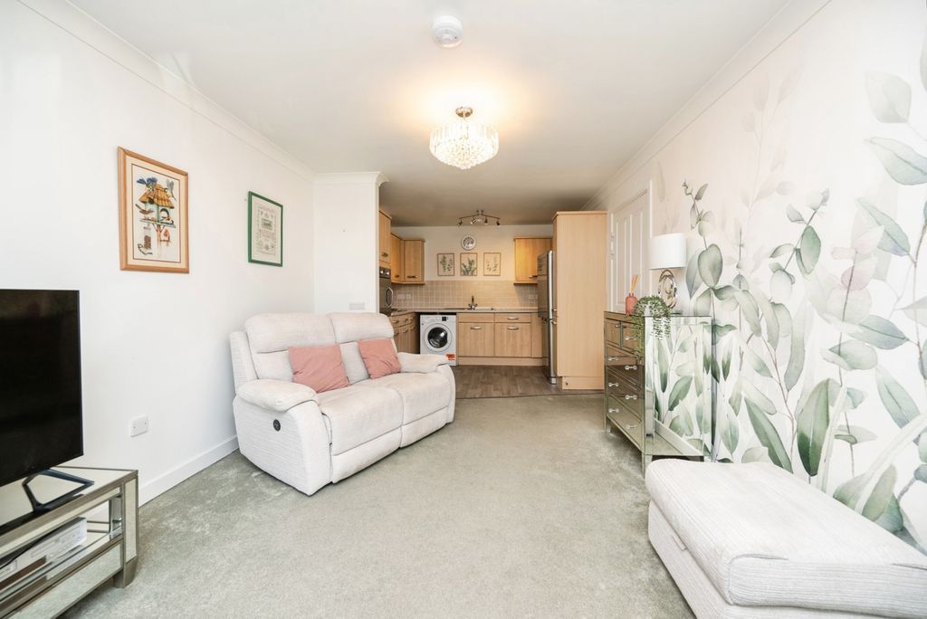 Property photo 2 of 15 Pbox-Img.Jpg