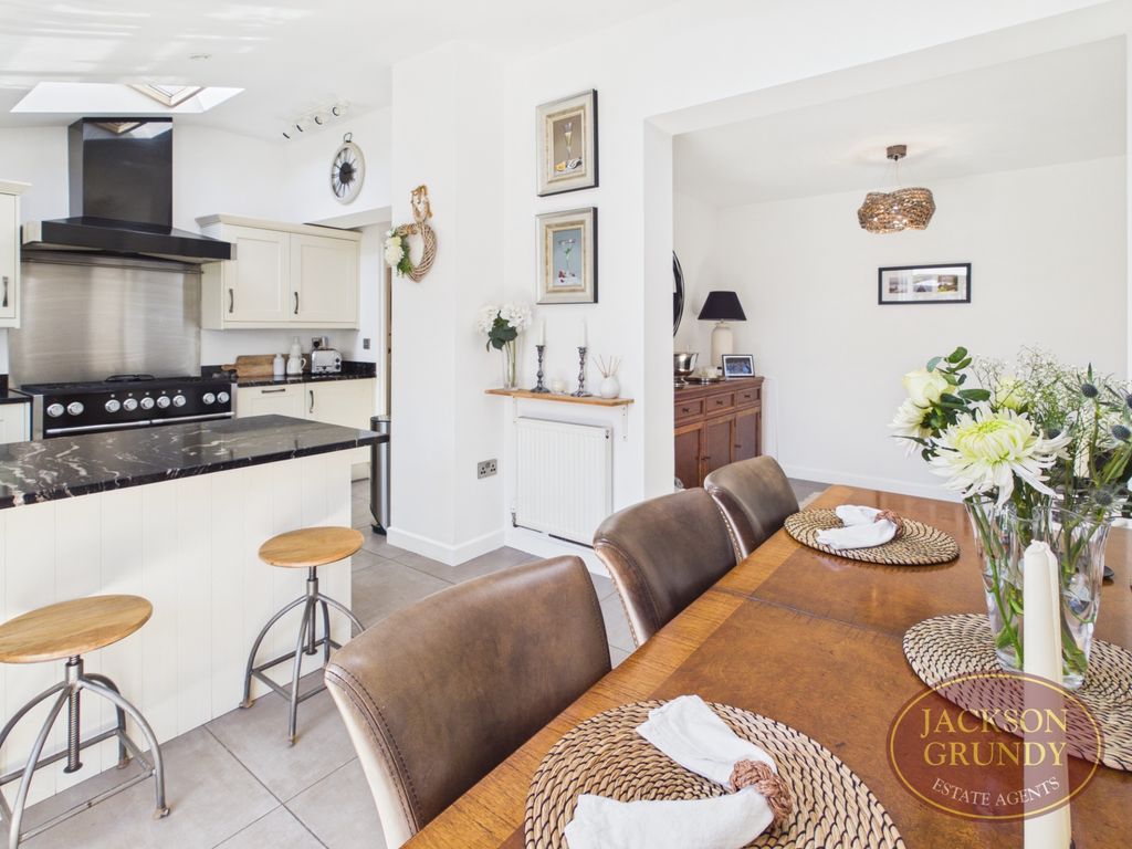 Property photo 3 of 38 Harlestone Road