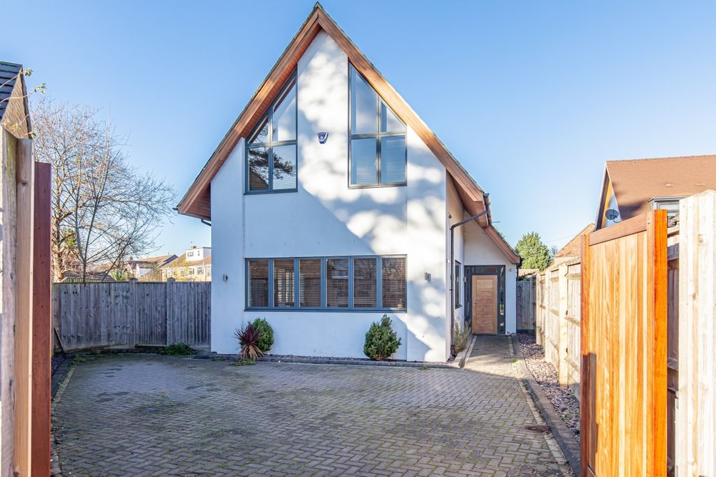 Property photo 2 of 9 180521
