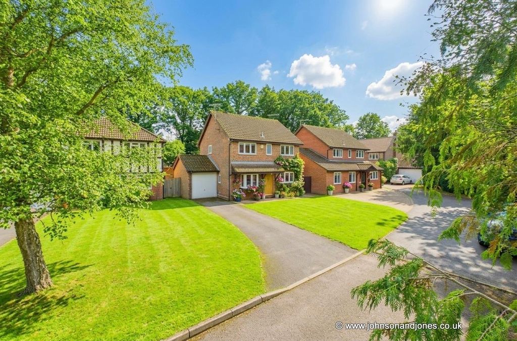 Property photo 1 of 33 1 Front Ashdown.Jpg