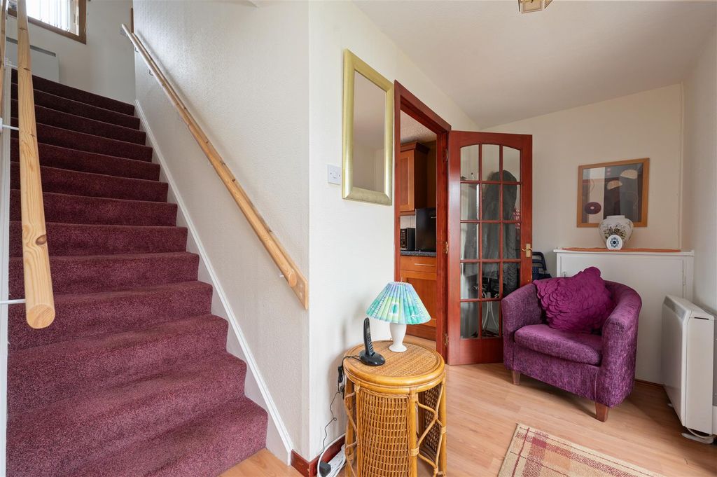 Property photo 2 of 30 80Forkeravenue004.Jpg