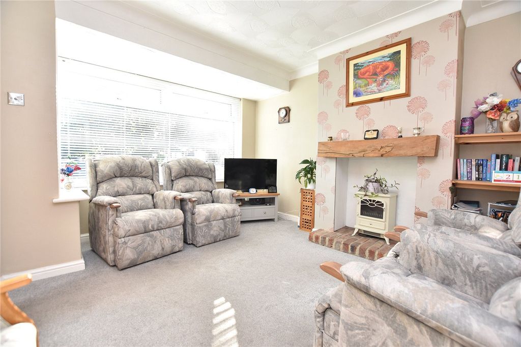 Property photo 2 of 23 Picture No. 12