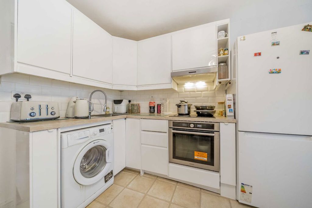 Property photo 3 of 6