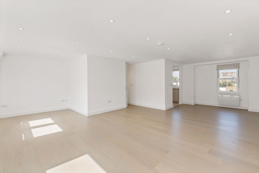 Property photo 2 of 16 Image