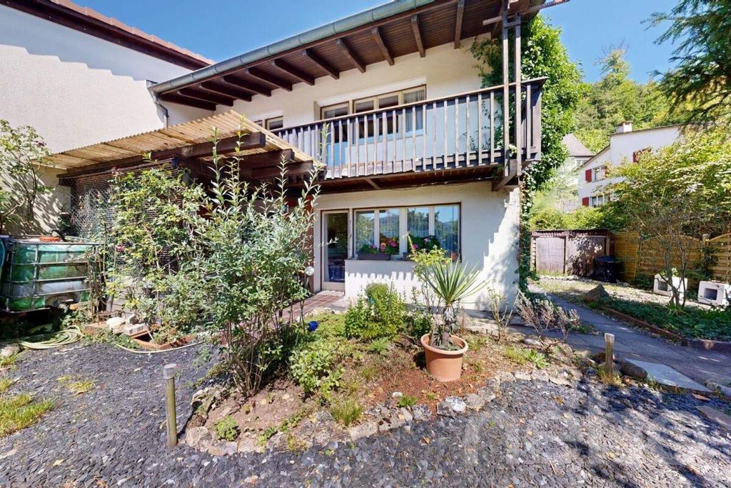 Property photo 2 of 12