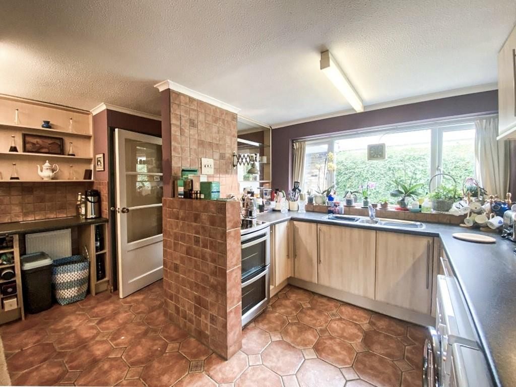 Property photo 3 of 31 Kitchen.Jpg