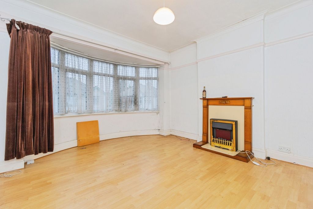 Property photo 2 of 20 Pbox-Img.Jpg