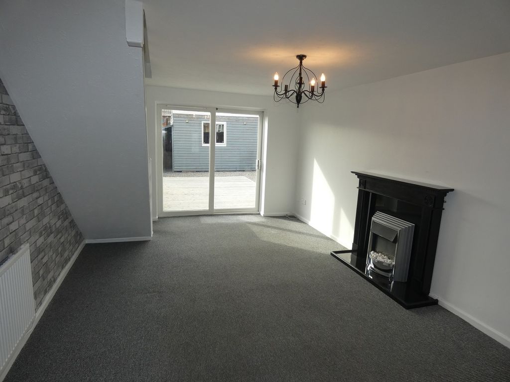 Property photo 2 of 8 Lounge