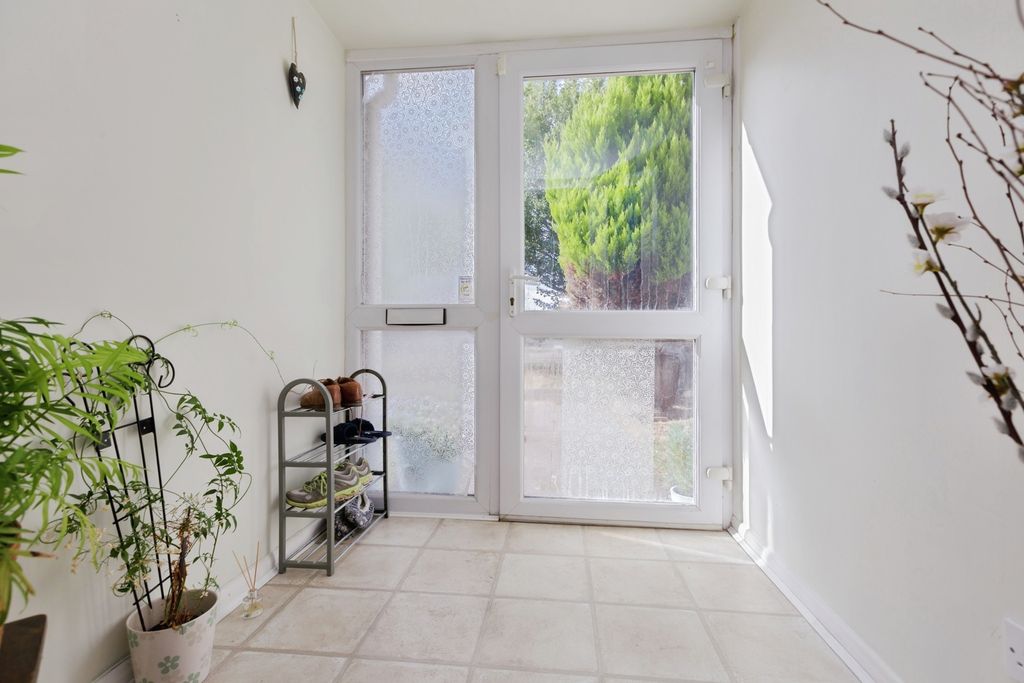 Property photo 3 of 17 Photo