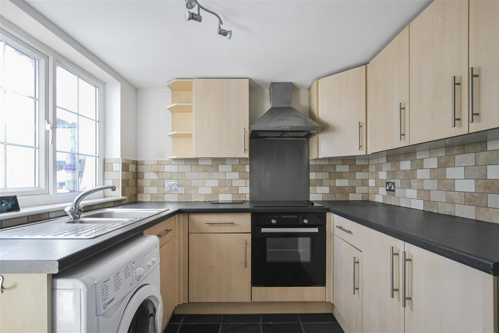 Property photo 3 of 13 8_77068.Jpg