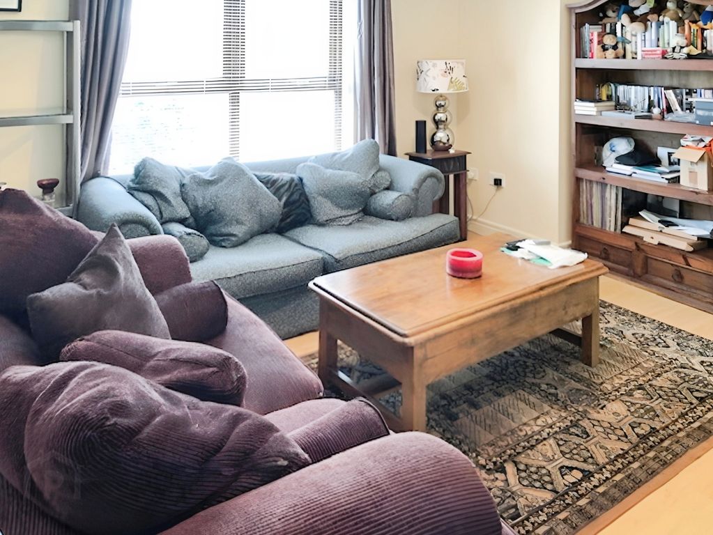 Property photo 2 of 13